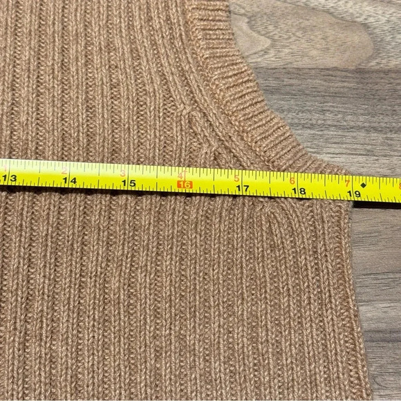 Woolrich Women’s Embroidered Tan Rib Clove Full Zip Casual Sleeveless Vest Large - Picture 7 of 8